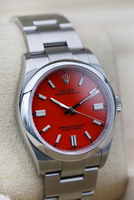 Rolex Oyster Perpetual 126000 Image 2